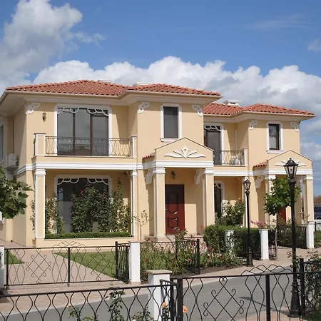 Maria And Plamena Houses * 포마리